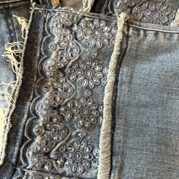 🌟Liverpool🌟 Sadie eyelet cuff crop jeans🌟 - Picture 9 of 12